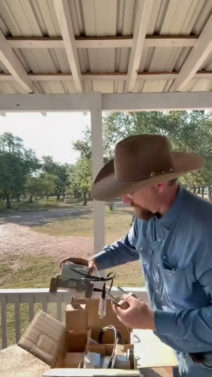 Reed Goodman unboxes the Amplified Industries pump-off controller